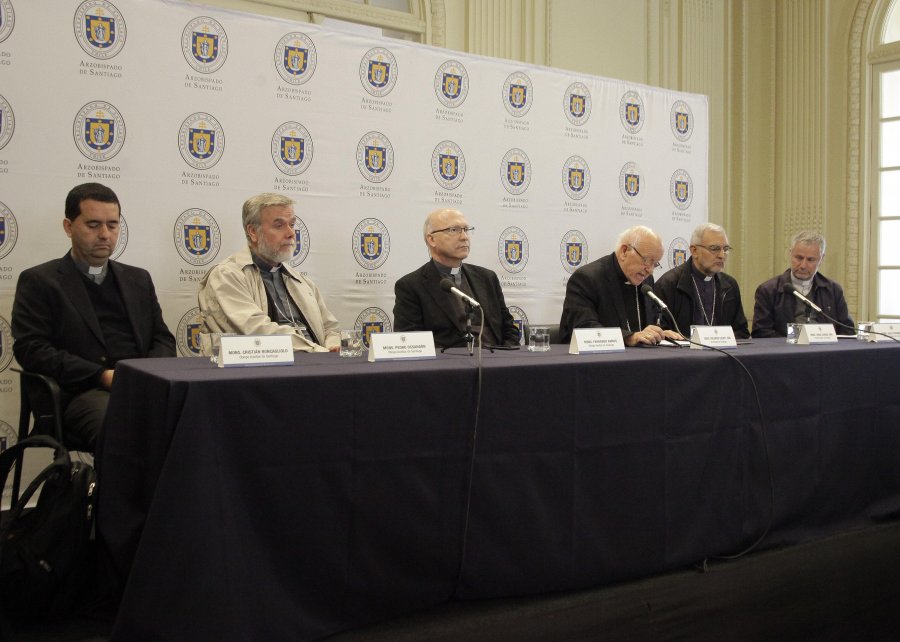 Cardenal Ezzati: El Papa nos invita a buscar medidas para reparar el mal cometido Cardenal Ezzati: El Papa nos invita a buscar medidas para reparar el mal cometido
